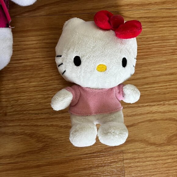 Hello Kitty Plush Lot - Picture 6 of 8